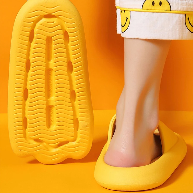 Creative Cartoon Duck Pattern Slipper Summer Bathroom Sandals With Thick Sole For Women And Men Home Indoor Anti-slip Shoes