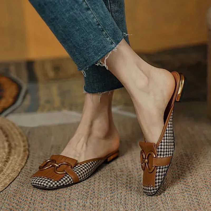 

Women's Slippers Retro Houndstooth Tassel Casual Muller Shoes for Summer Outdoor Ladies Slides Metal Buckle Low Heel Sandals