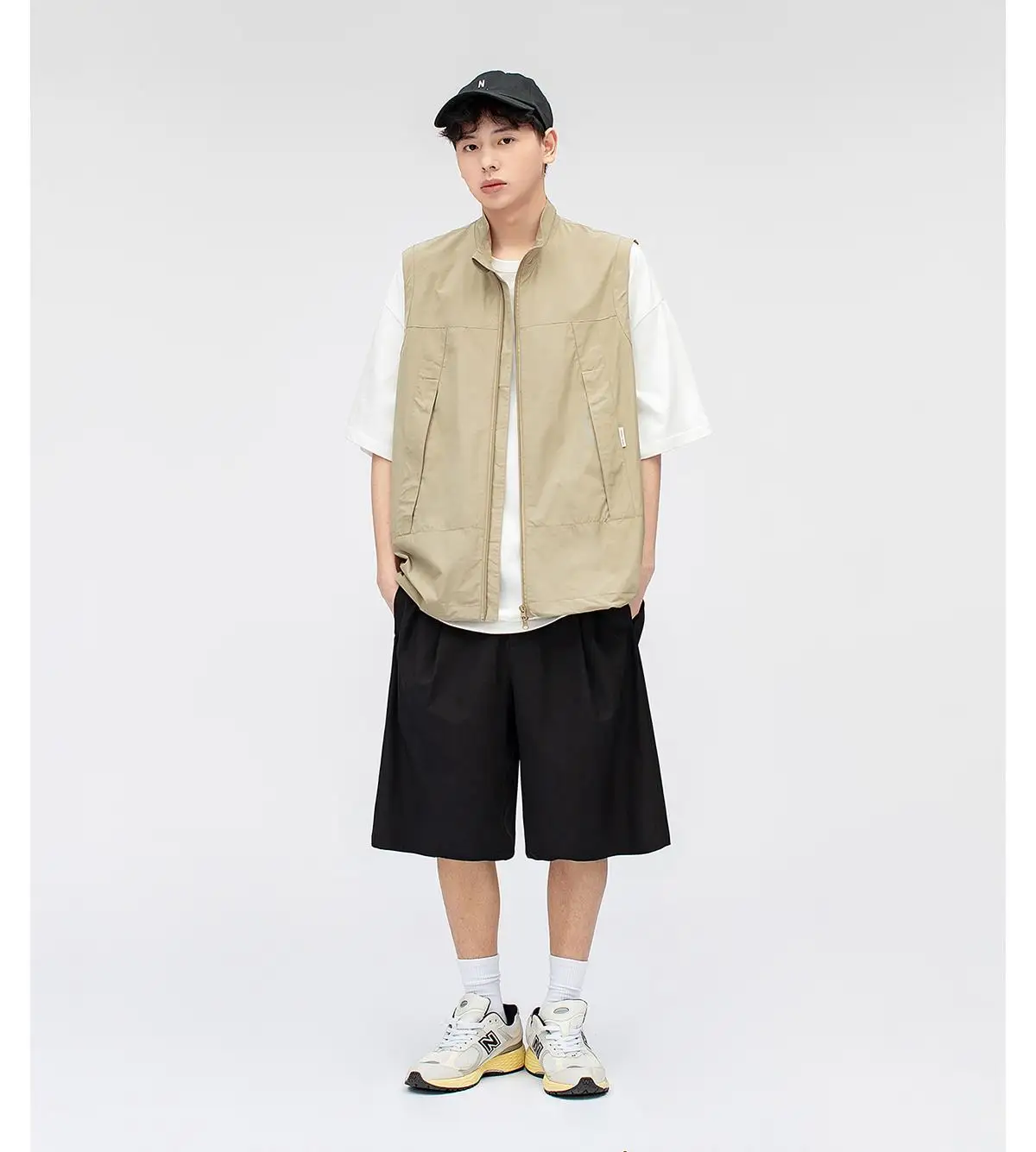 2023 Summer Fashion Men Solid  Cool Boy Casual Loose Safari Style Tess Zipper Vest Jacket Pocket Sleeveless Mountaineering Vest