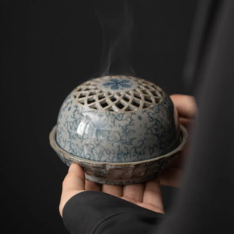 

Керамический курильница с цветочным узором