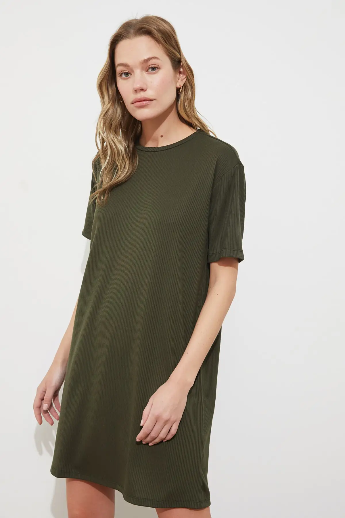 

Trendyol Ribbed Temporary Shed Knit Dress TWOSS21EL3958