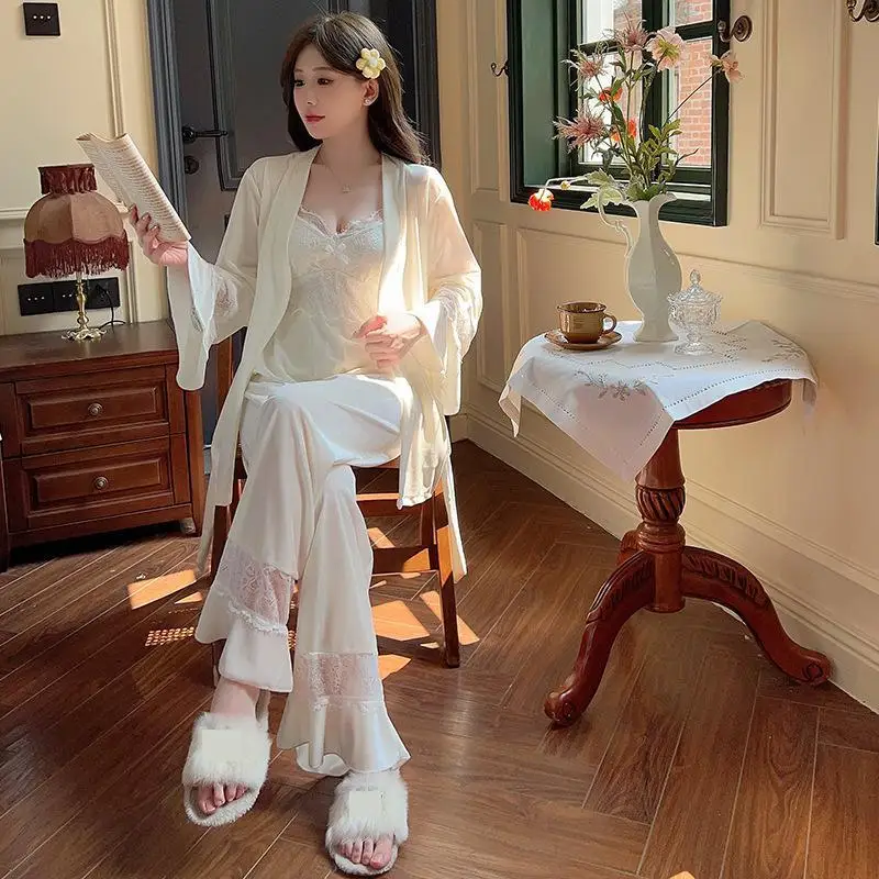 Велюровый кружевной пижамный комплект из трех предметов осенне-зимний бархатный