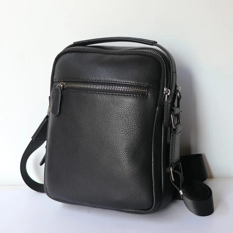 

AETOO New young men's leisure bag cross-body single shoulder fashion multimatch multi-zipper pure black head layer cowhide