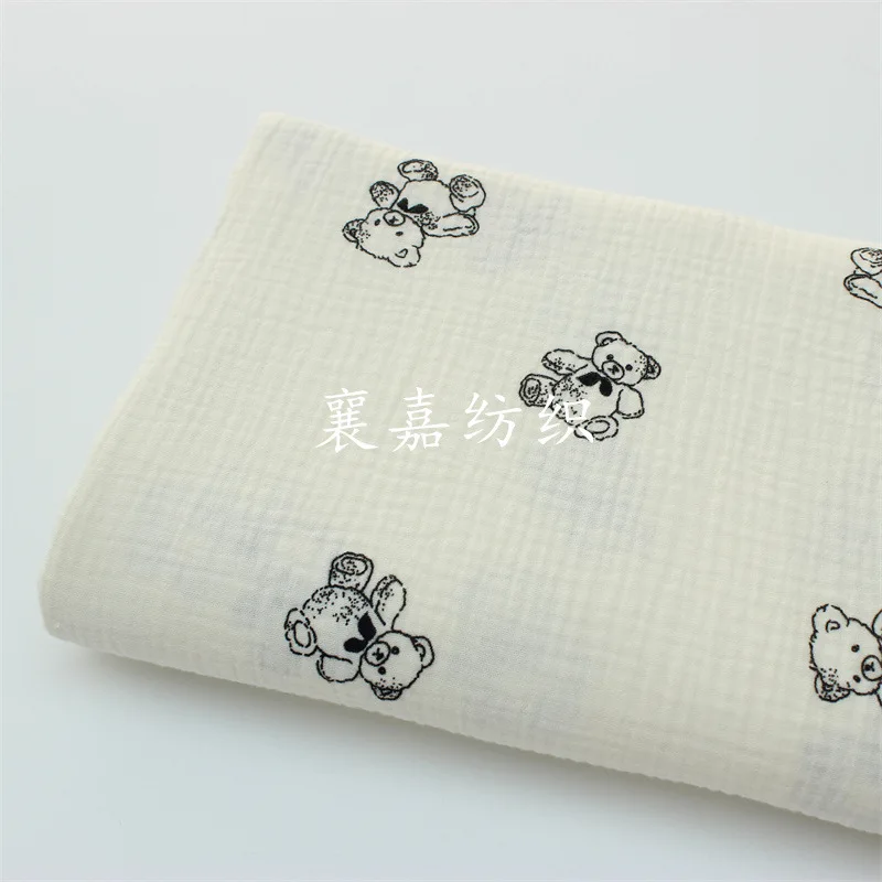 Двойной марлевый креп ткань с мультяшным медведем сумка для детской одежды