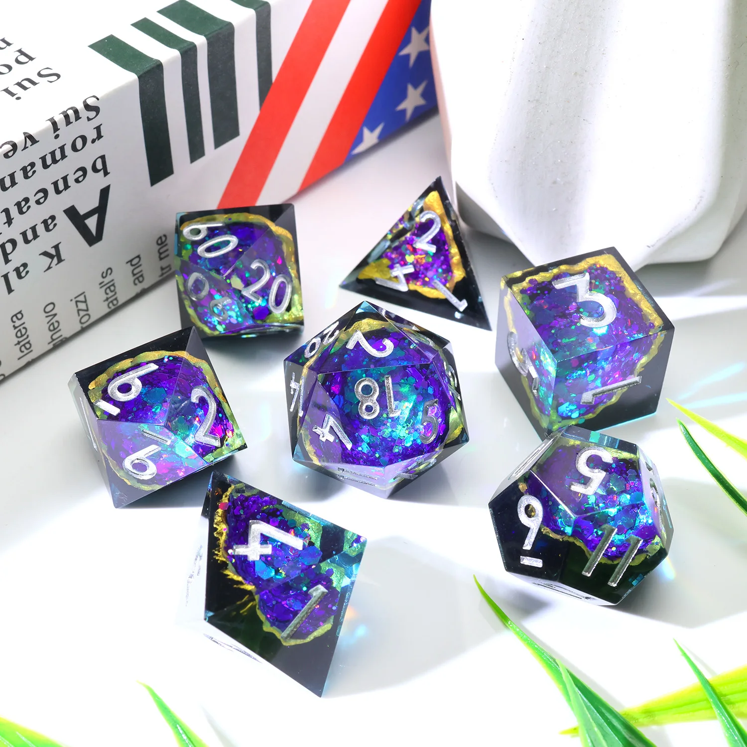 Фото Набор многогранных RPG-кубиков Mystic Geode из полимерной смолы ручной работы для настольных ролевых игр Dungeons and Dragons - G2 №2