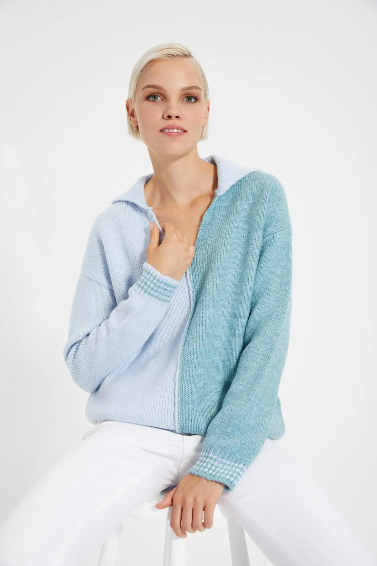 

Trendyol With Color Block Polo Collar Knitwear Sweater Sweater TWOAW22KZ0095