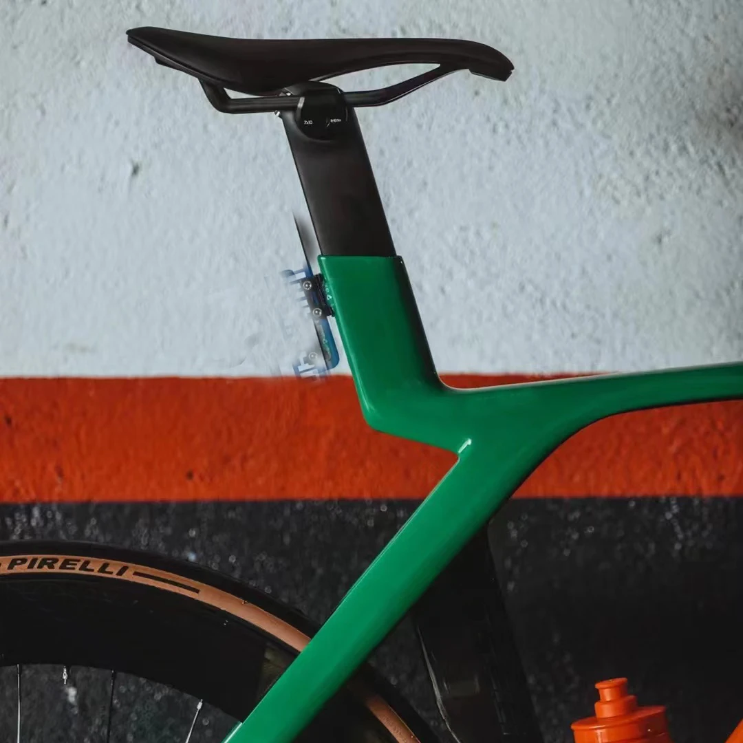 

2023 Новый дисковый тормоз для дорожной рамы из углеродного волокна особой формы .. Велосипедная Рама из углеродного волокна