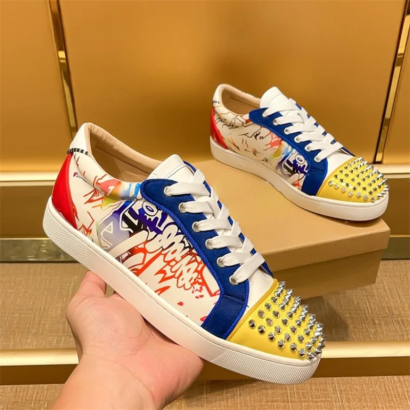 

Men's shoes riveted hand-painted graffiti uppers leather red soles Breathable casual low-top board shoes hairstylist