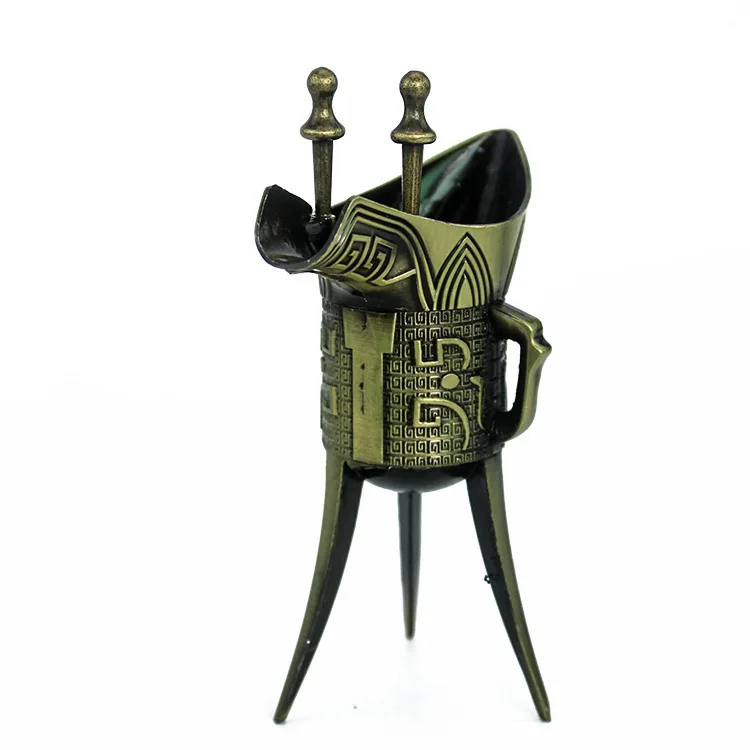 

Retro Triangle Wine Cup Metal Emperor Cup Antique Tripod Wine Glass