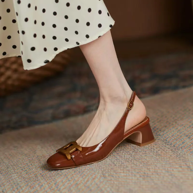 

2022 Women Pumps Med Heel Square Toe Pumps Office Lady Leahter Shoes Big Gold Metal Chain Soft Soles Slip on Shoes