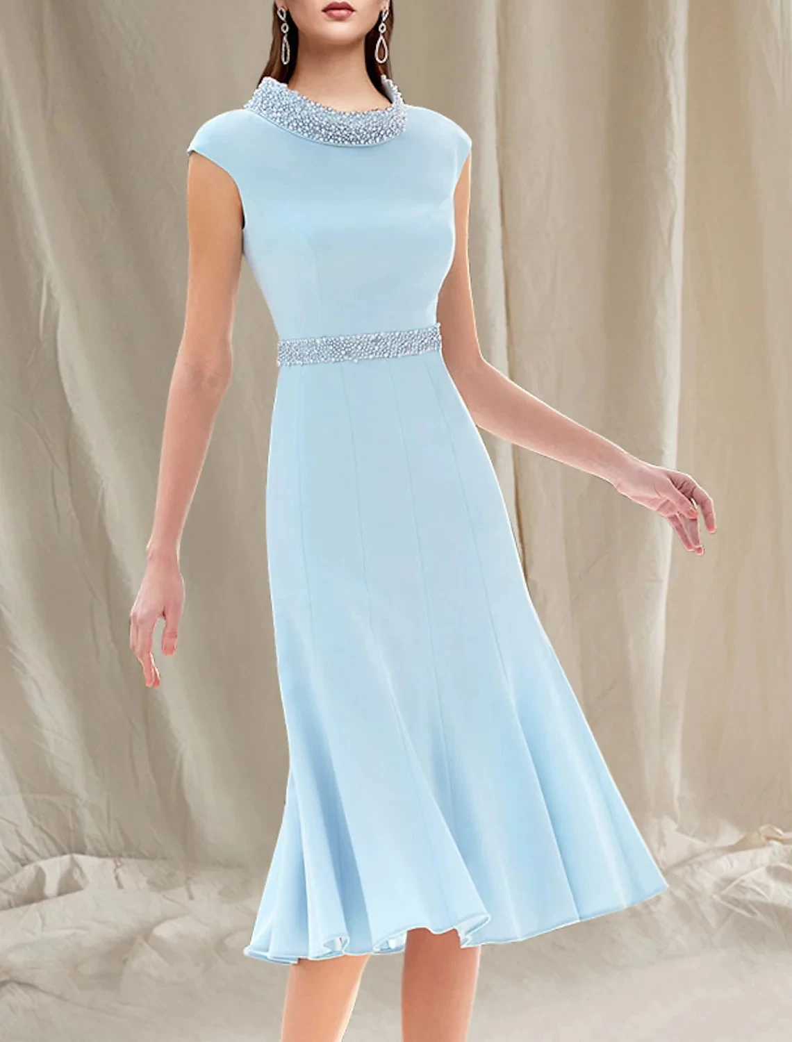 

Женское атласное платье до колен, с жемчужинами и круглым вырезом