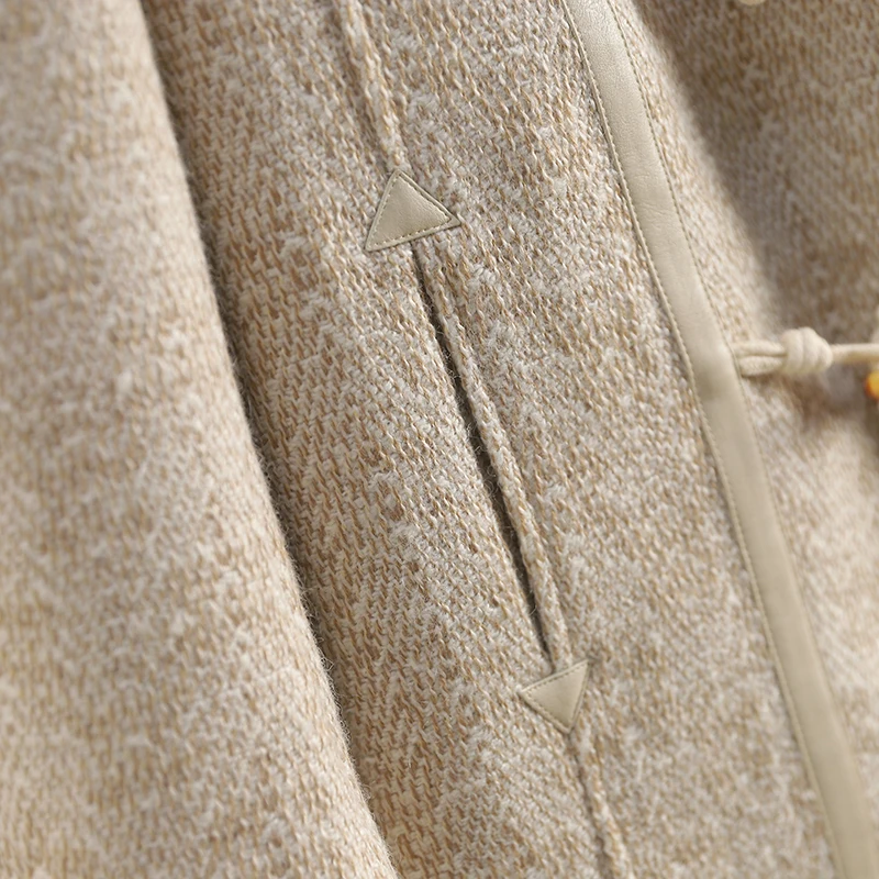 [Float] 90 Белый утиный пух ~ шерстяной пуховик средней длины с роговой пряжкой и