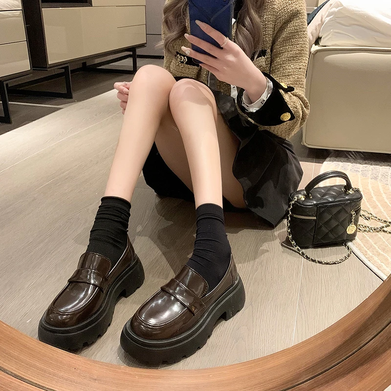 

Маленькие кожаные туфли, новинка, модная женская обувь, туфли на толстой подошве, женские туфли мэри джейн с круглым носком, женская обувь