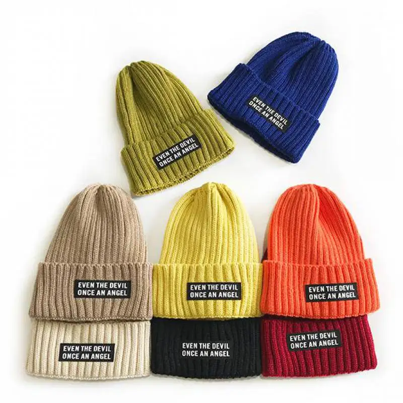 Шапка-бини унисекс теплая шапка с надписью и ярлыком Повседневная вязаная для