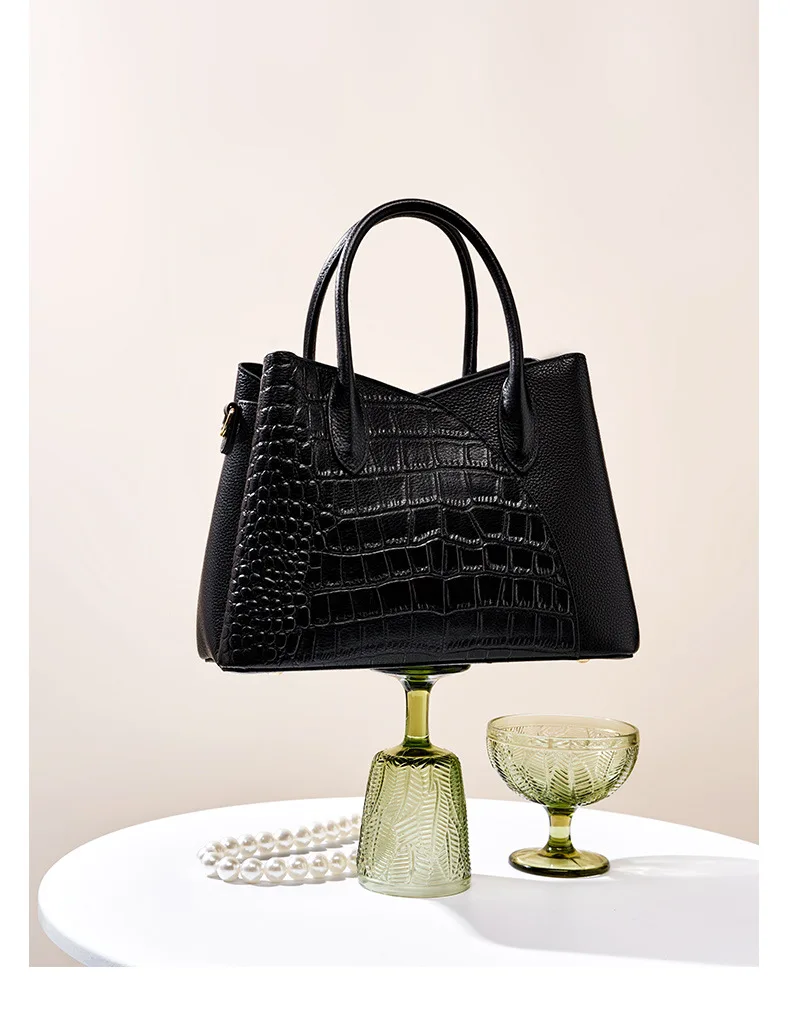 Grand Genuine Leather Handbag 2023 New Commuter High Capacity Women's Bag