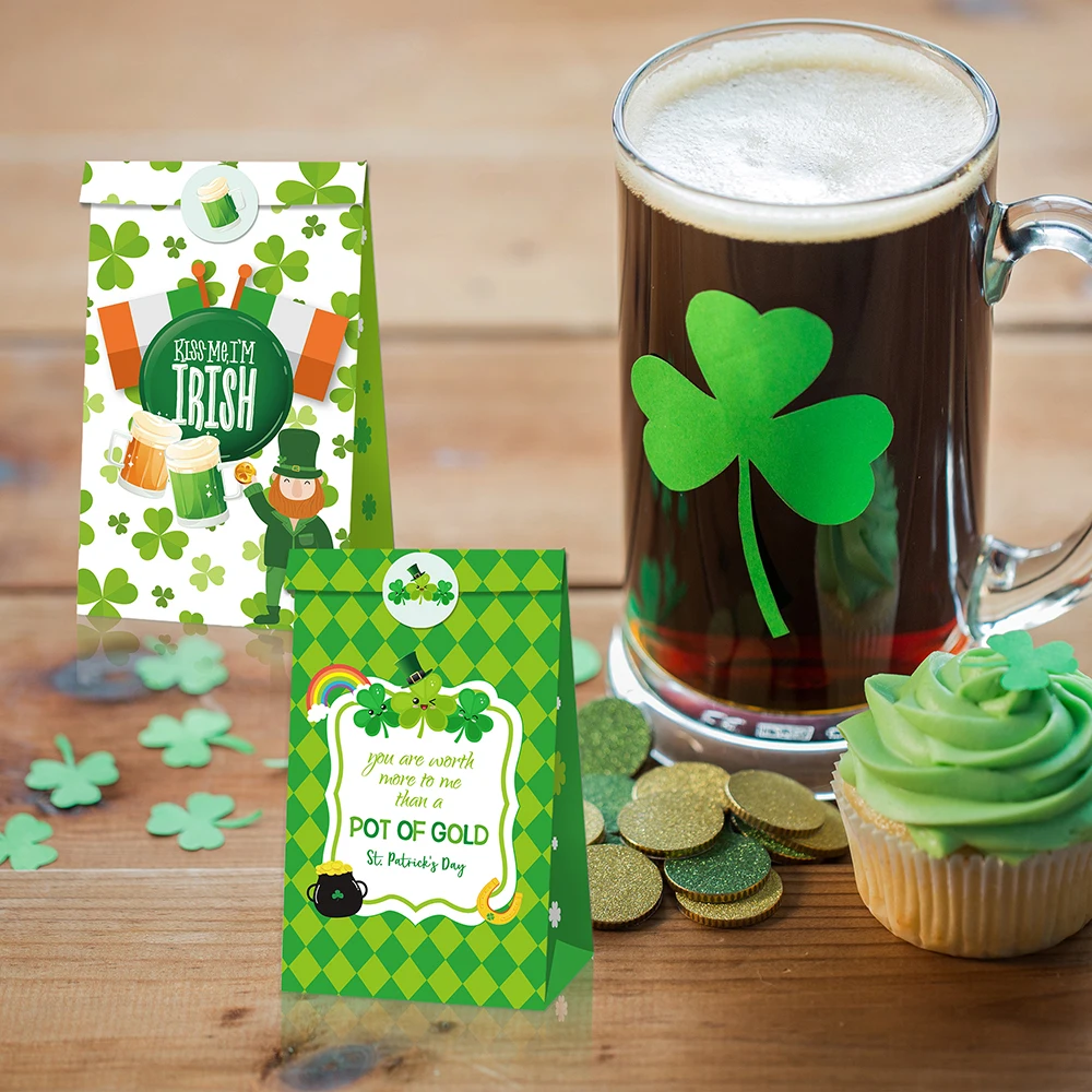 

LB152 12Pcs Ireland Happy St. Patrick's Day Party Biscuit Kraft Paper Gift Bags with Sticker Clover Carnival Festival Decoration