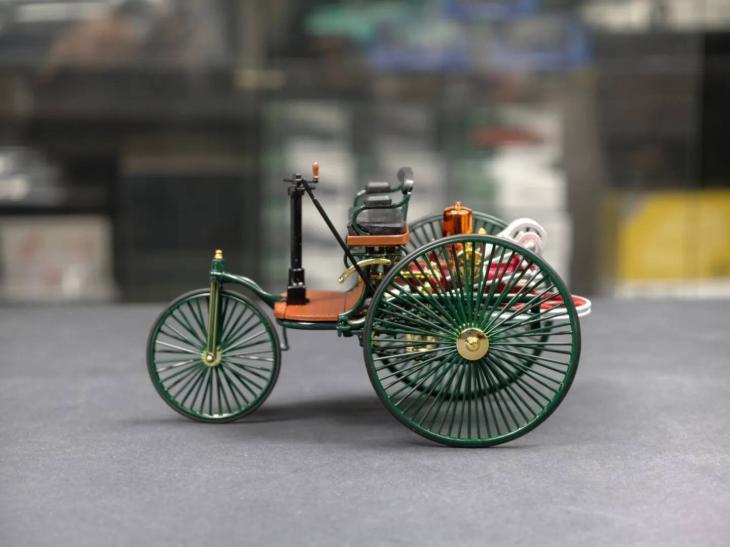 Фото Металлическая модель винтажного автомобиля Mercedes-Benz 1886 года, масштаб 1:18, NOREV №4