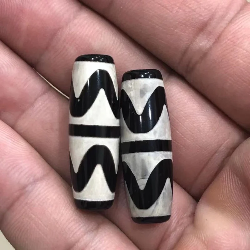 

Wholesale Agate Tibet Beads Scattered Beads Double Tiger Teeth Tibet Beads Accessories Tiger Teeth Tibet Beads Lulutong Pendant