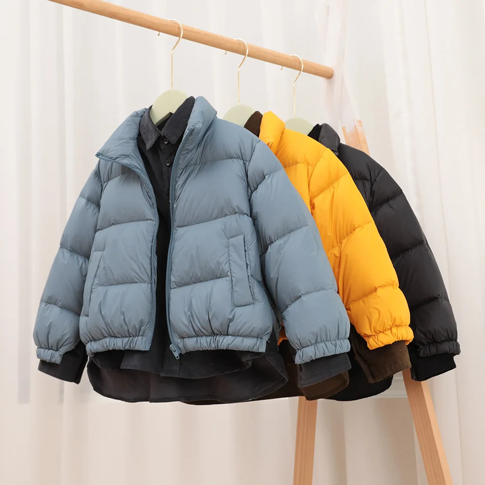

Детский пуховик Короткая куртка с воротником-стойкой для мальчиков, имитация двух предметов, светильник, толстые пальто для детей среднего и старшего возраста зимняя одежда для мальчиков и девочек