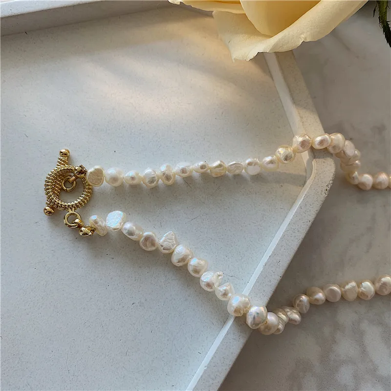 Женское колье с натуральным пресноводным жемчугом ожерелье-чокер золотого цвета