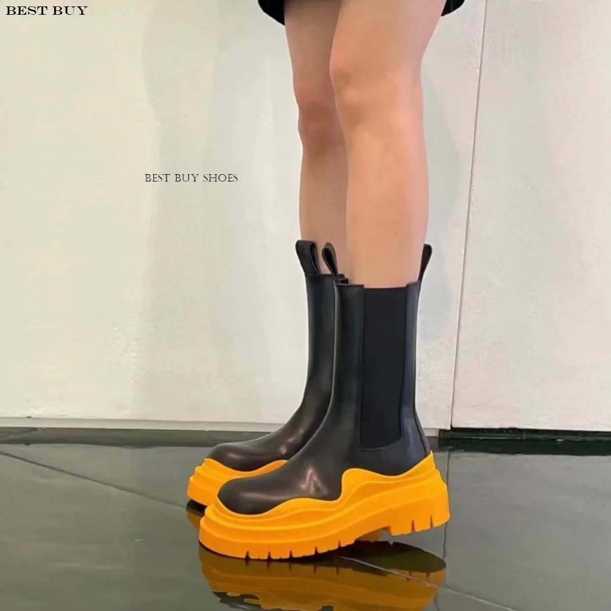 Женские ботильоны из натуральной коровьей кожи на платформе с эластичным