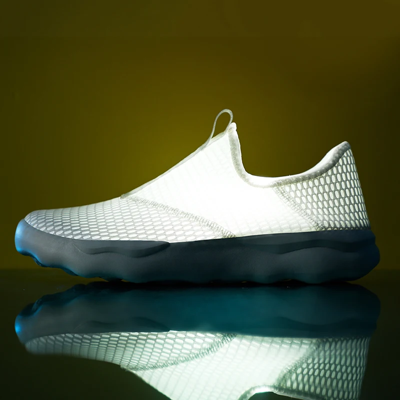 Summer Men Women Sneakers Light Breathable Men Loafers Shoes Slip on Outdoor Running Shoes for Unisex Women Sports Jogging Shoes