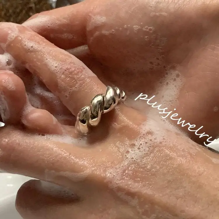 

PLUS JEWELRY / Coldframe 925 Silver Twisted Rope Twist Croissant Sterling Silver Ins Niche Ring