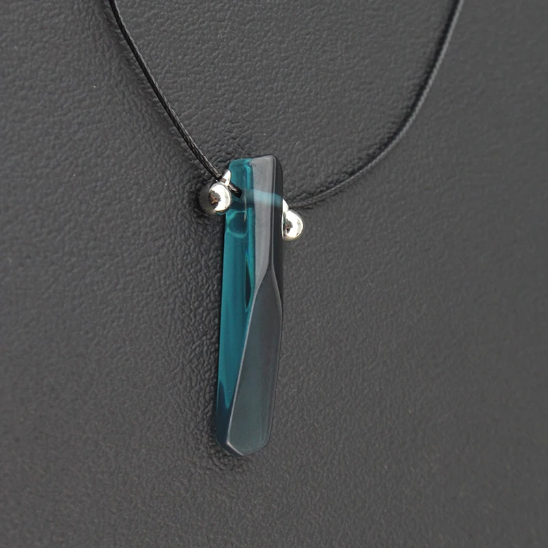 Ожерелье с подвеской удзумаки из натурального нефрита |