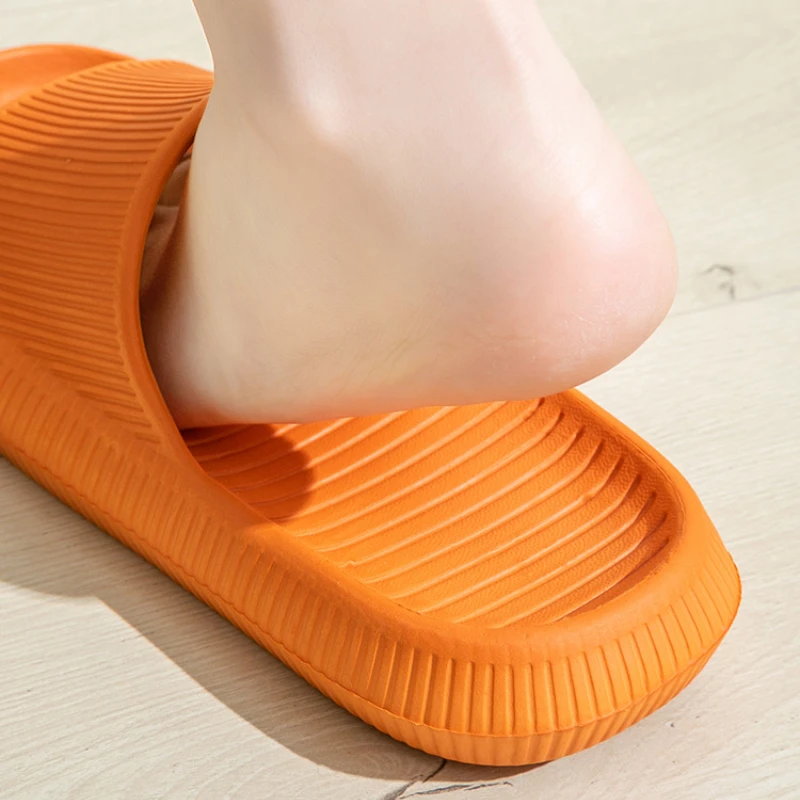 Шлепанцы из ЭВА мягкие сандалии на толстой подошве повседневные пляжные