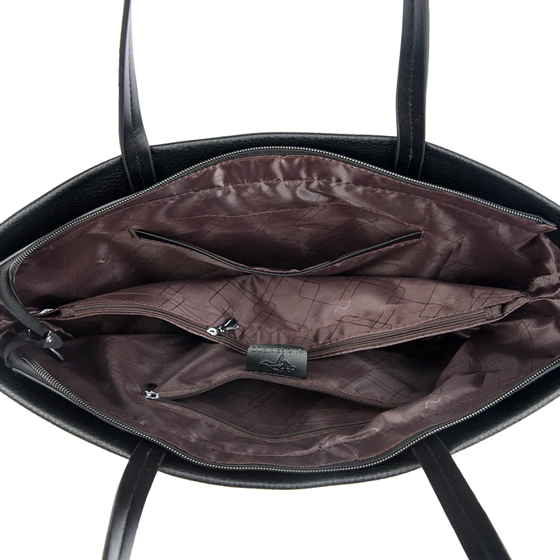 Сумка-тоут женская однотонная из мягкой кожи 2024