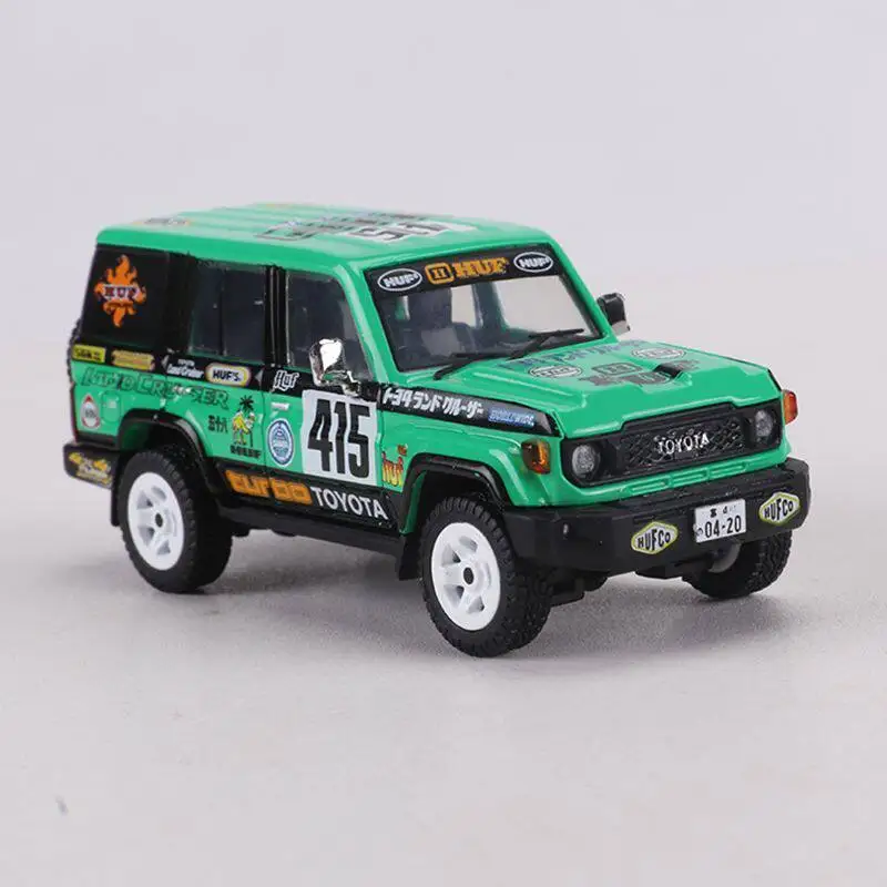 Фото Модель автомобиля Toyota Land Cruiser LC70 HUF из сплава, масштаб 1:64, Diecast Talk & GCD №1