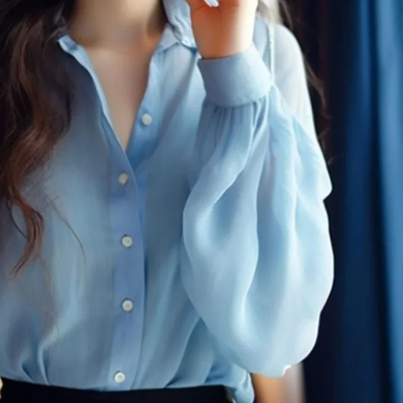 Женская однотонная блузка с рюшами однобортная приталенная длинным рукавом и