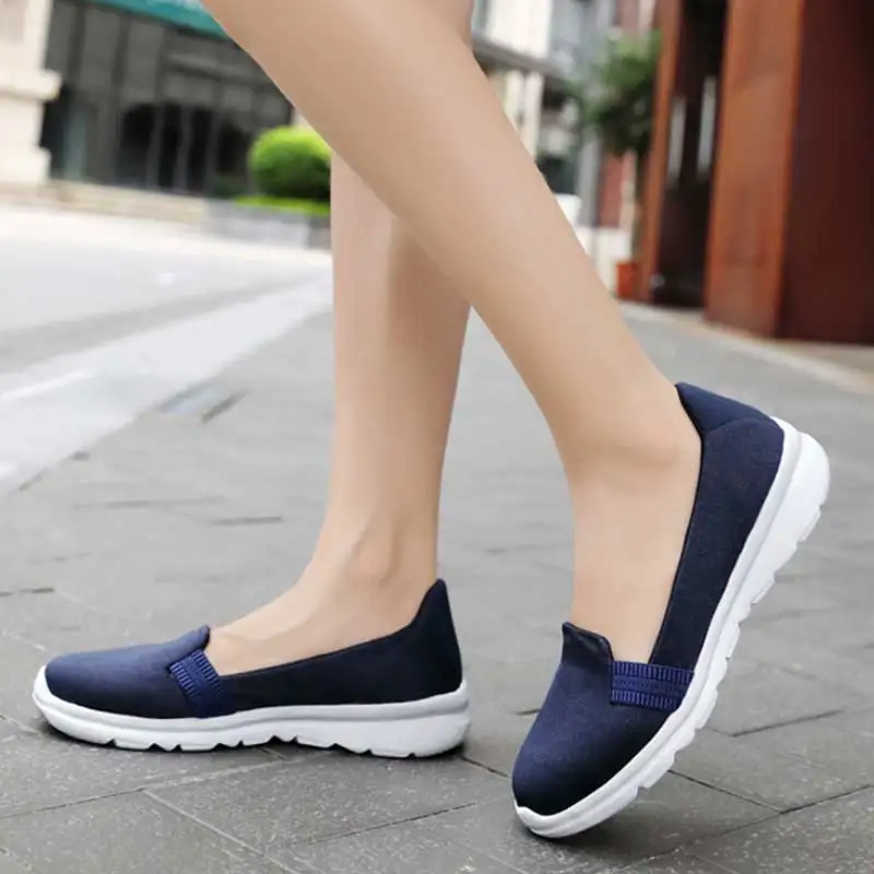 Summer Women Casual Shoes Summer Lightweight Flat Shoes Soft Sole Walking Elderly Sports Shoes Ladies Flexible Mother Walk Shoes