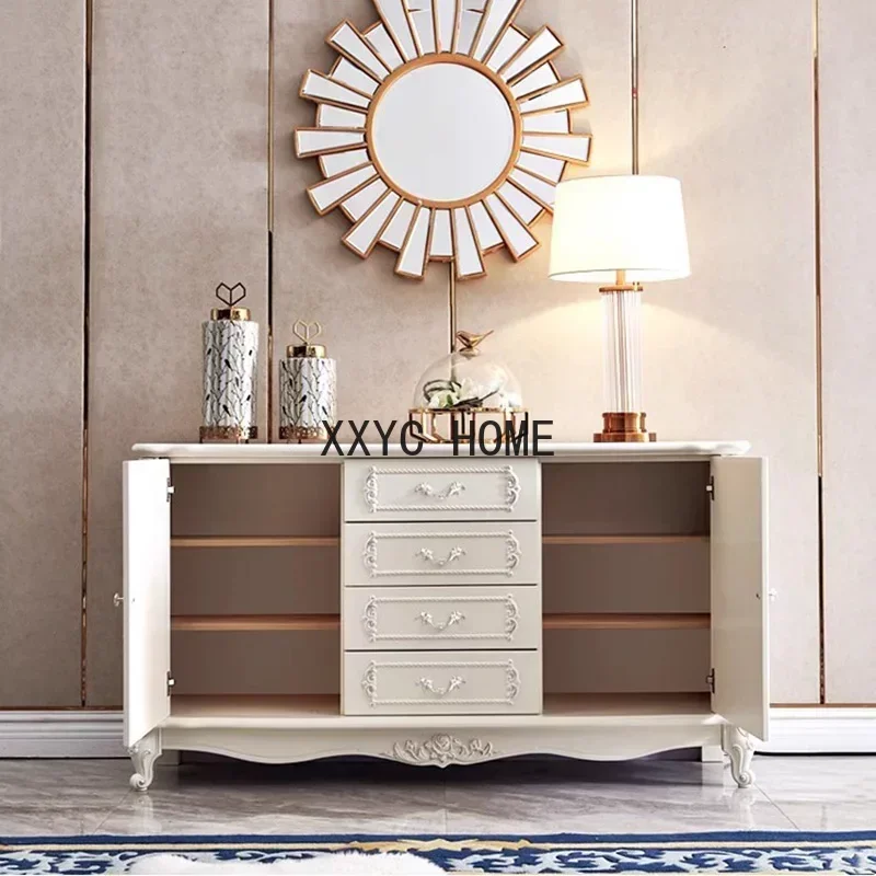 Деревянная витрина в скандинавском стиле