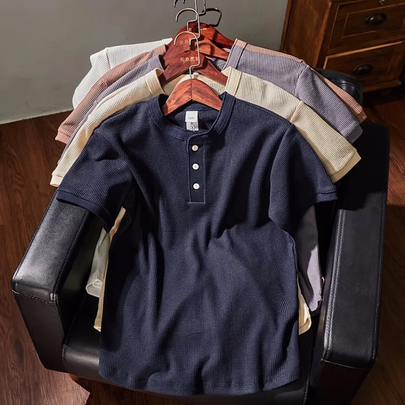 

Европейская американская Ретро Мужская футболка, вафельная Тяжелая качественная 100% хлопковая футболка, однотонные топы с воротником Генри...