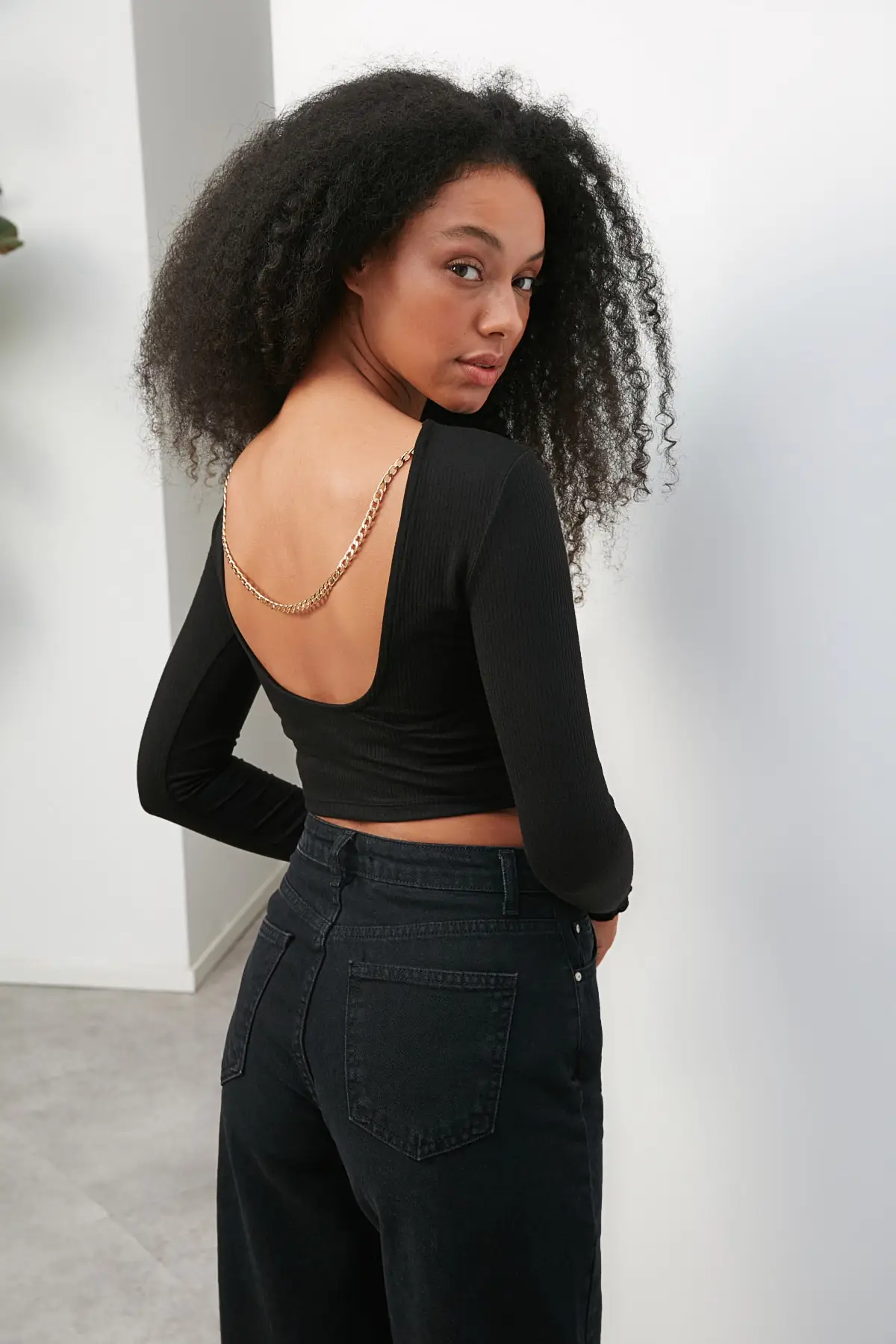 

Trendyol Chain Detail Back Low-Cut Knitted Blouse TWOAW22BZ1275