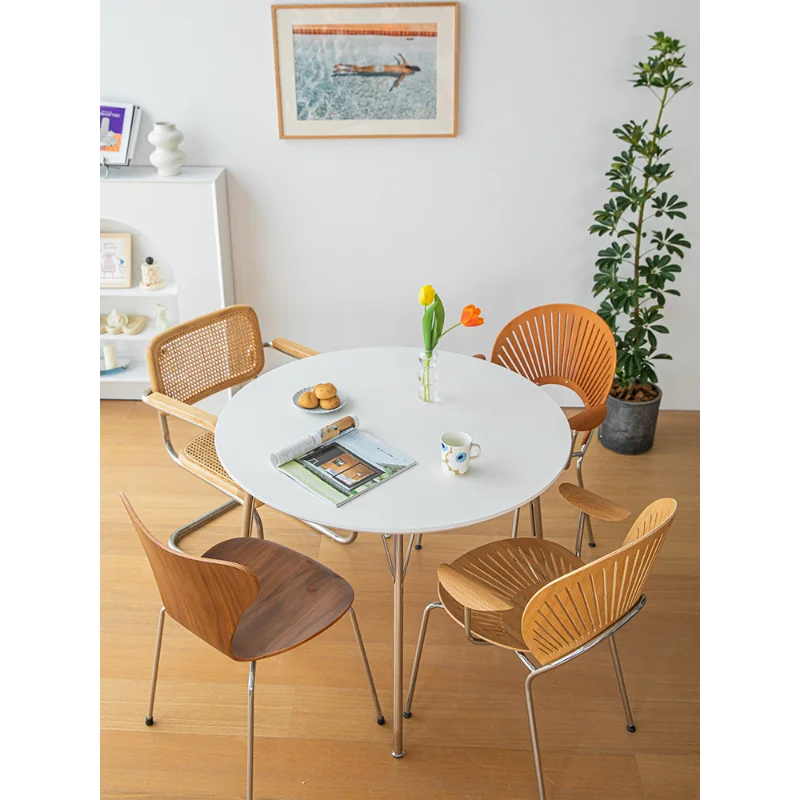 

Белый домашний обеденный стол в скандинавском стиле, минималистичный современный круглый стол, маленький сетчатый обеденный стол с красным ветром