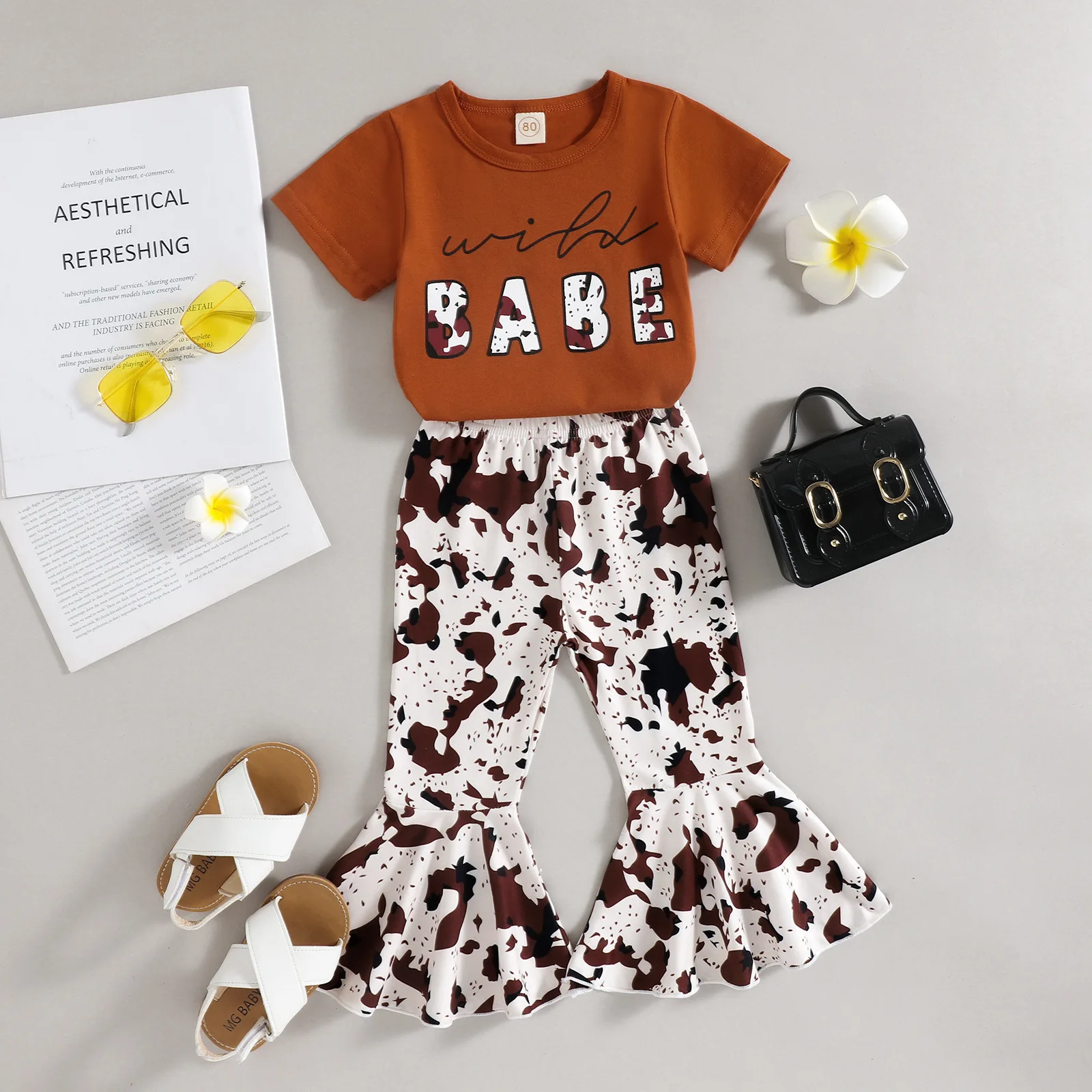 

Toddler Kids Baby Outfit Set Summer New Short-sleeved Letter Round Neck T-shirt Leopard Print Flared Trousers Two-piece Set