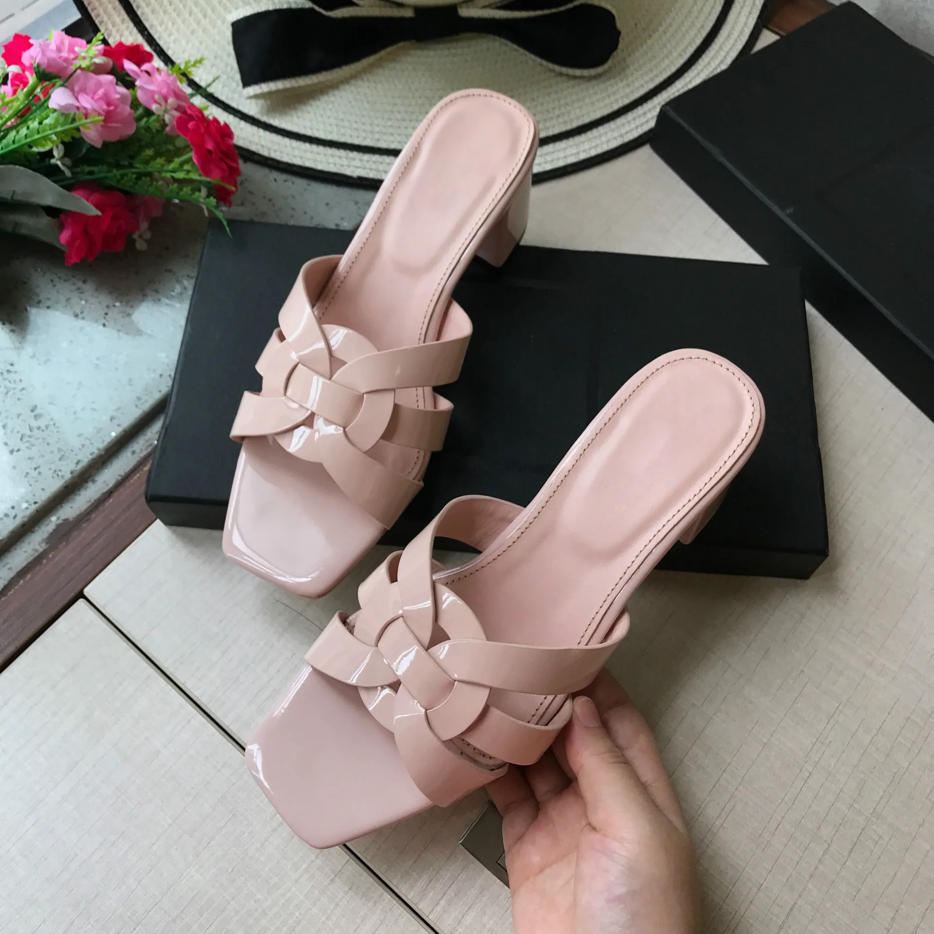 2023 Summer New Sandals Women Flip Flops Thick and Low Slippers All-match Lazy Shoes One Pedal Slippers