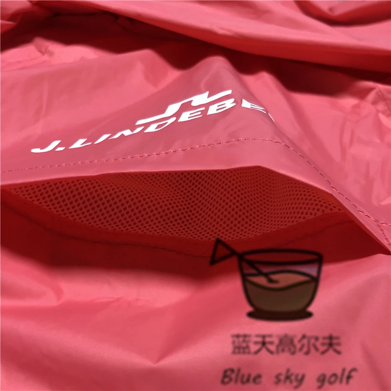 New golf ultralight raincoats for men and women are lightweight outdoor windproof and waterproof raincoats.