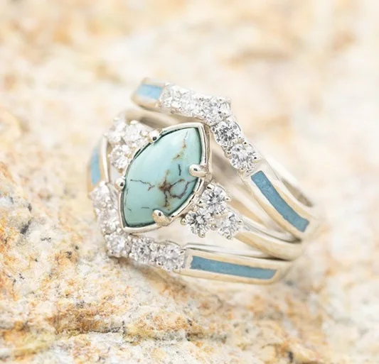 

Fashion Luxury Turquoise Three Piece Set with Rhinestone Ring Exquisite Gold and Silver Women's Set Ring Engagement Accessories