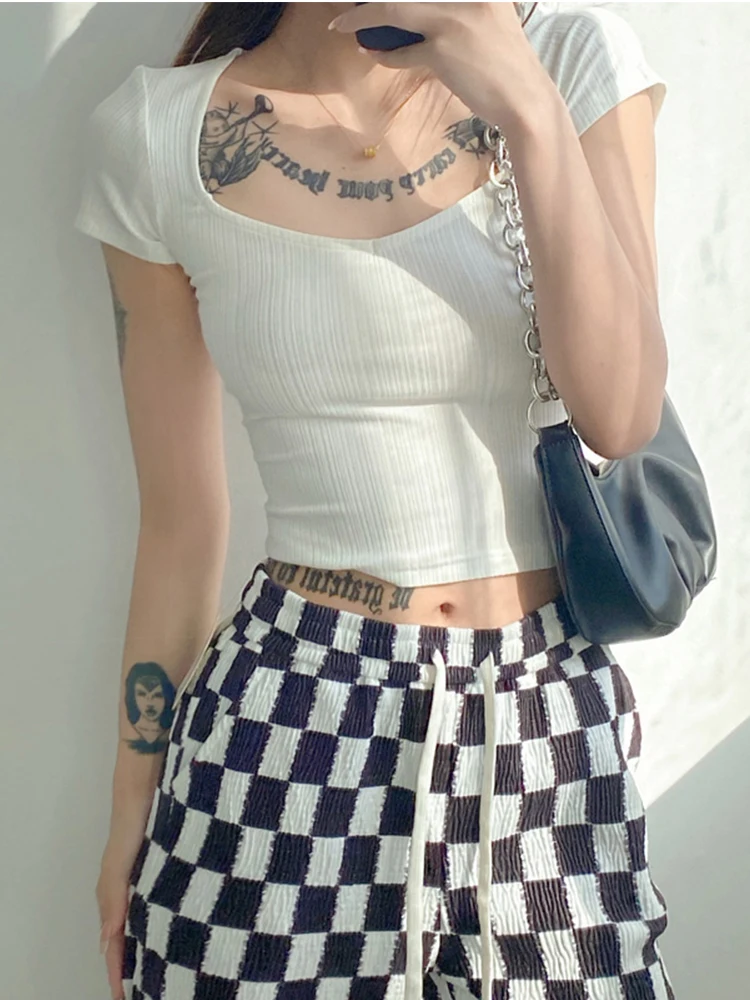 

Women Sweetheart Neck Short Sleeved T-shirt Y328