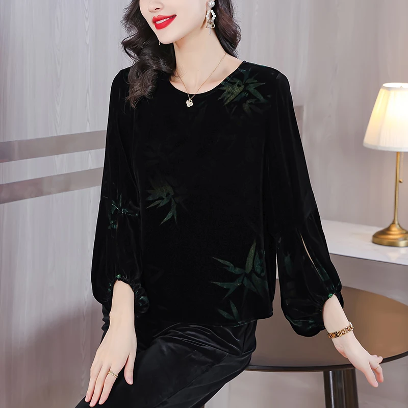 Женская бархатная блузка с длинным рукавом и аппликацией черная элегантная
