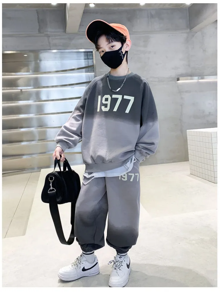 

Children's Suit Boys' Spring Wear 2023 New Style Boys' Handsome Gradually Changing Color Sweater Casual Sports Two-Piece Set