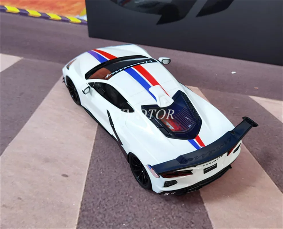 Модель автомобиля GT Spirit 1/18 из смолы для Chevrolet Corvette C8 Hennessey 2021 белая игрушка хобби