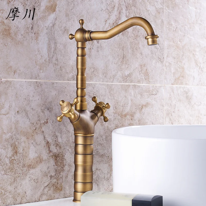 

Античный кран из бронзы и меди, двойная ручка, поворотный носик