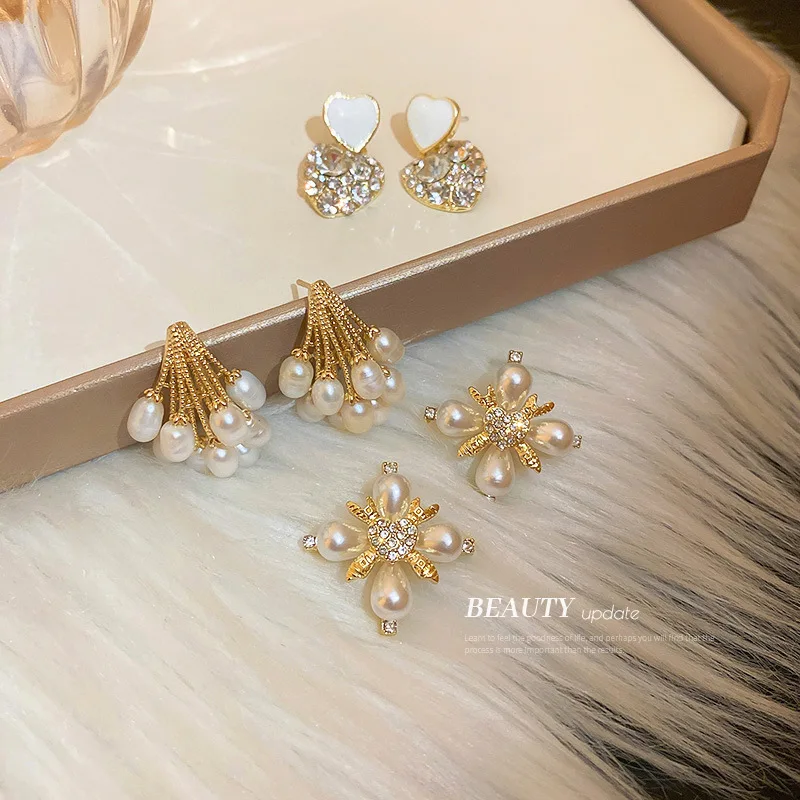 

Elegant Romantic Unique Rhinestone Pearl Stud Earrings For Woman Korean Fashion Jewelry Party Girl's Lady Temperament Accessorie