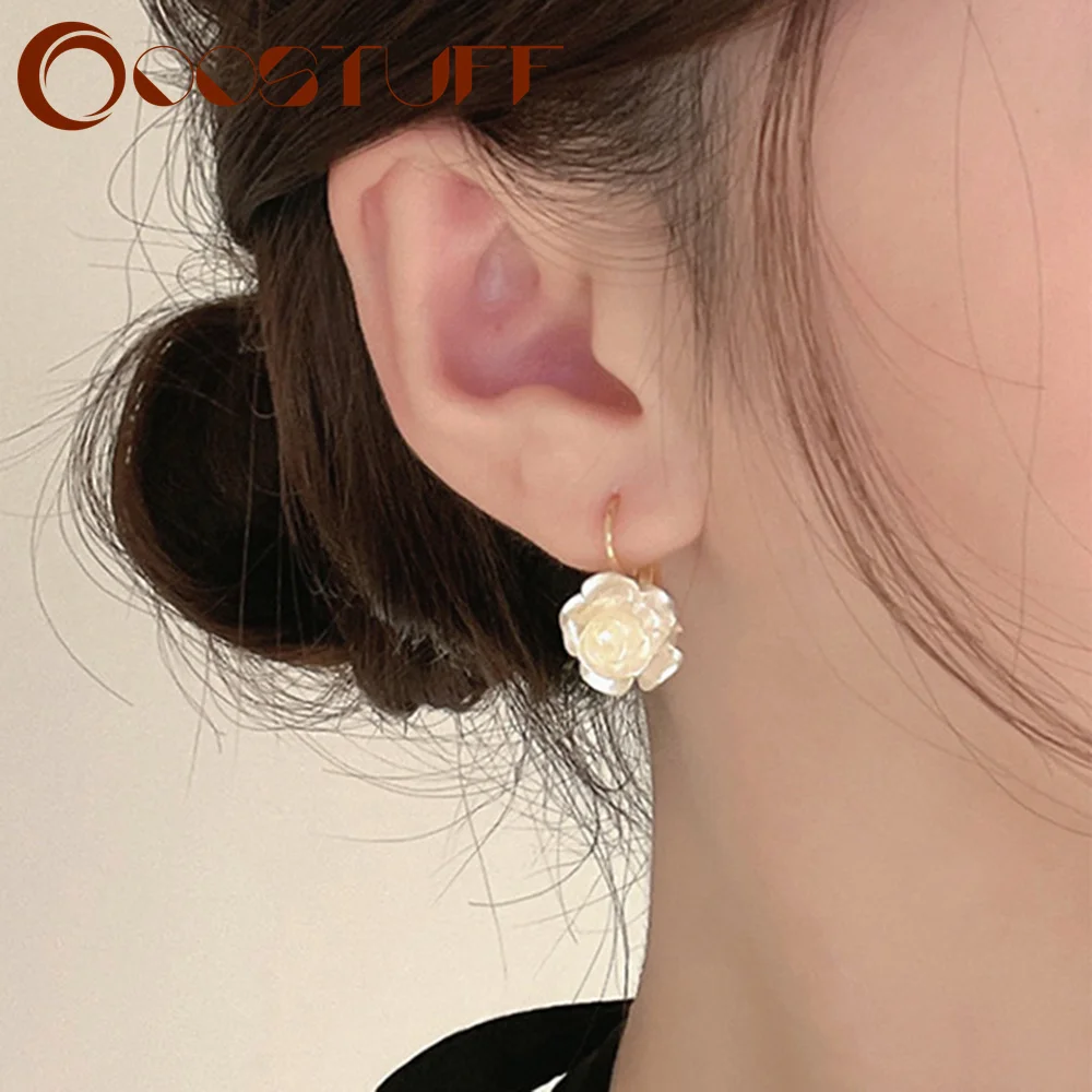 Роскошные белые серьги-подвески в виде цветка камелии для женщин, Летние Элегантные корейские модные подвесные золотистые аксессуары Роскошные белые серьги-подвески в виде цветка камелии для женщин, Летние Элегантные корейские модные подвесные золотистые аксессуары