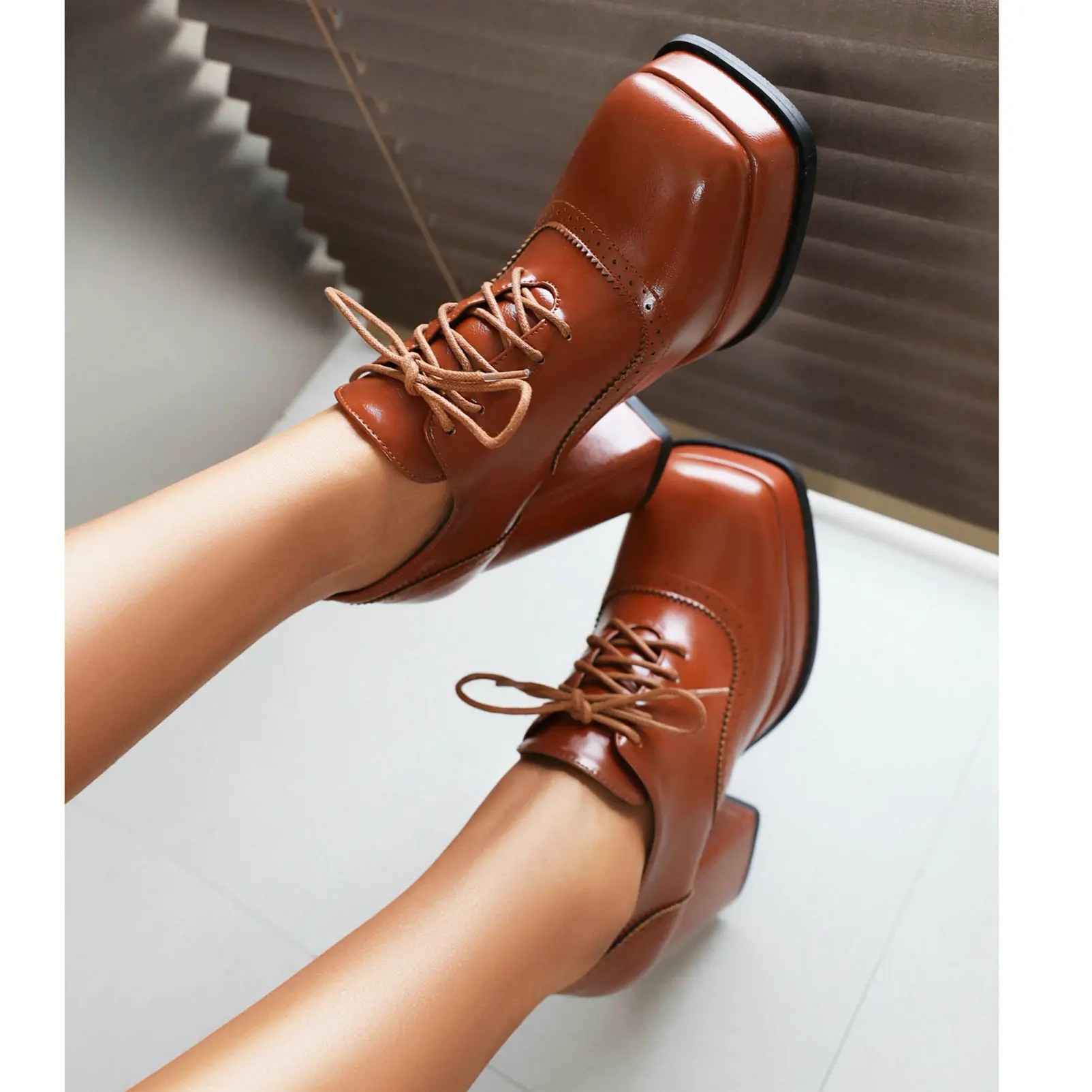 Eokkar Women Platform Oxford Lace Up Shoes for Women Square Toe Block High Heel Wingtip Shoes for Ladies Chunky High Heel Shoes