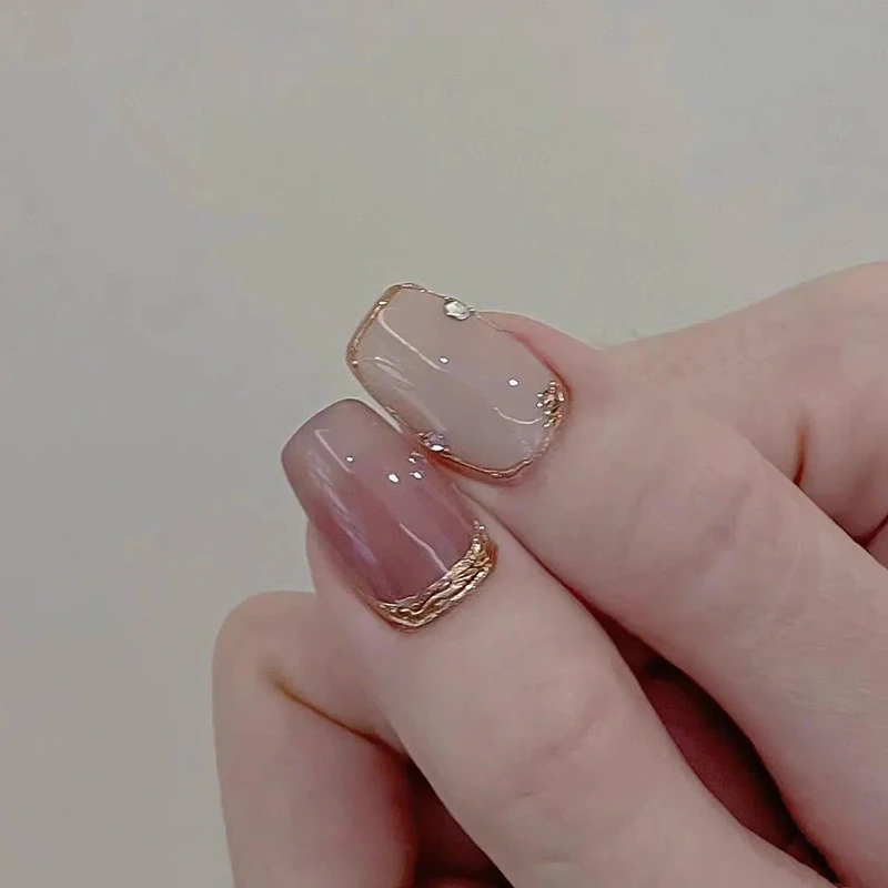 

Handmade Nails Spring White-Skinned Nude Color Metallic Sense Mirror-Like Lines Temperament Wearable Artificial With Designs